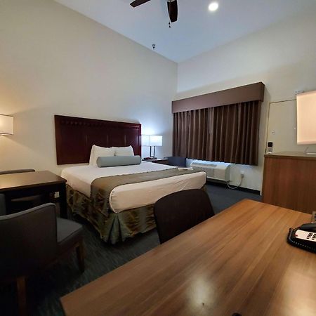 Best Western Plus Main Street Inn Brawley Bagian luar foto