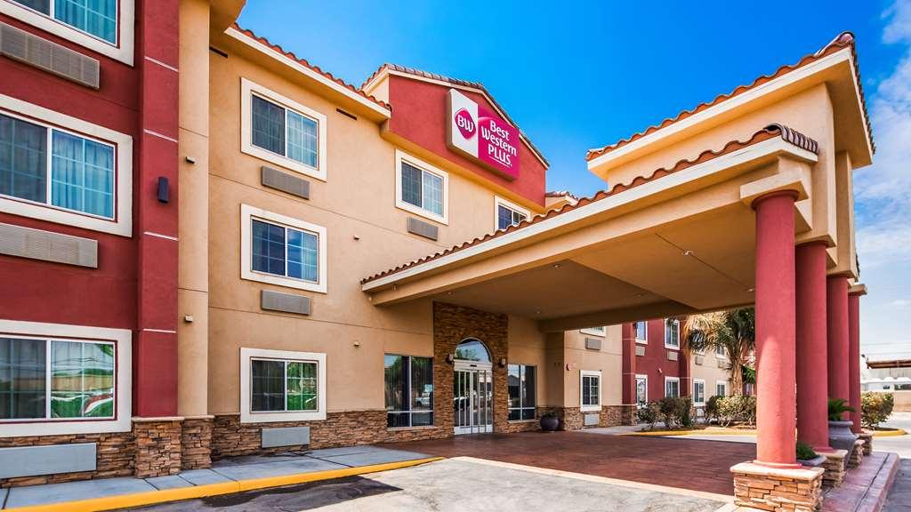 Best Western Plus Main Street Inn Brawley Bagian luar foto