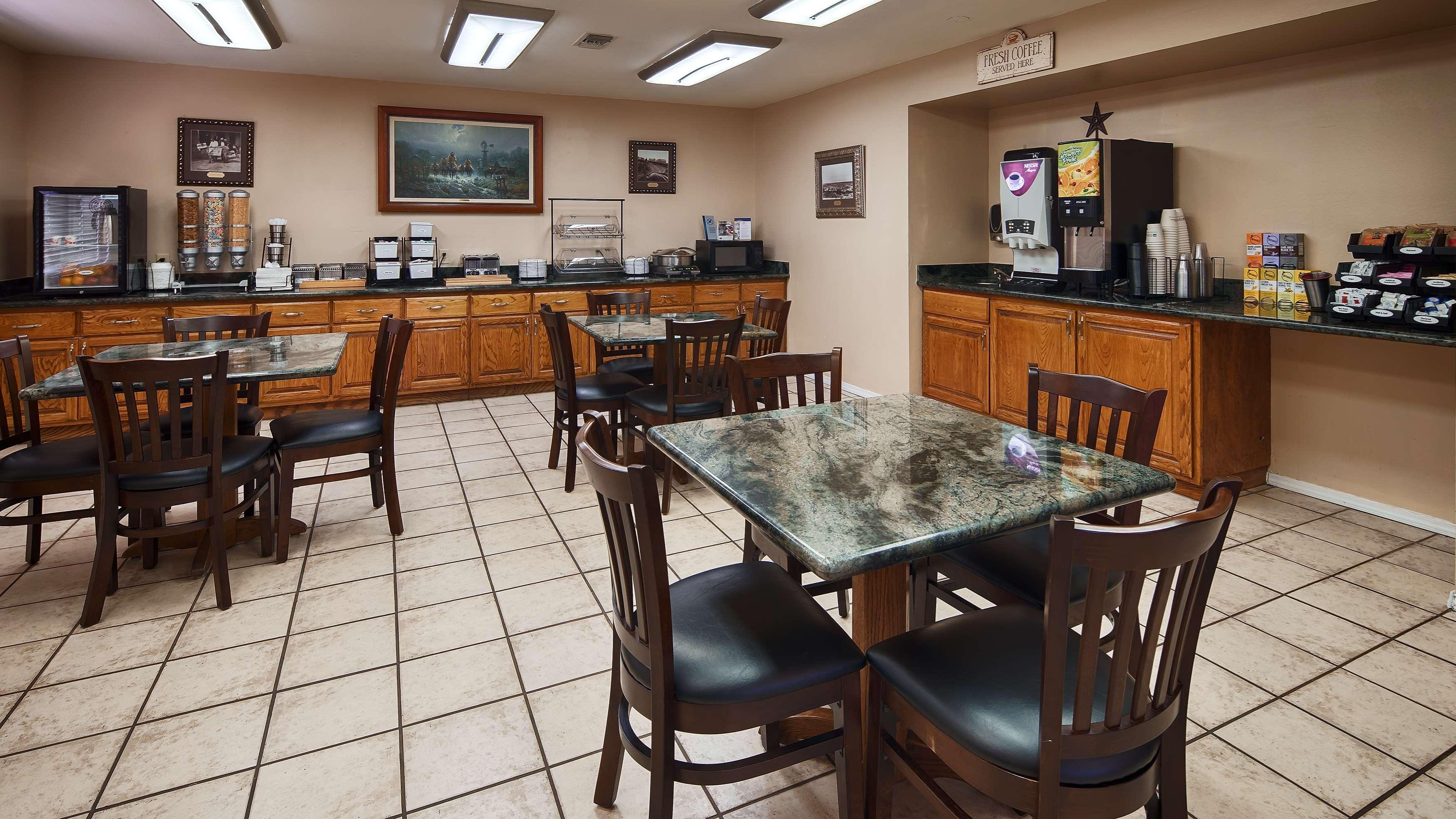 Best Western Plus Main Street Inn Brawley Bagian luar foto