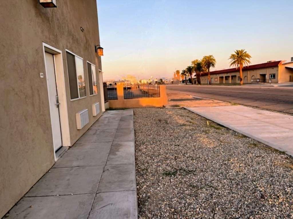 Best Western Plus Main Street Inn Brawley Bagian luar foto