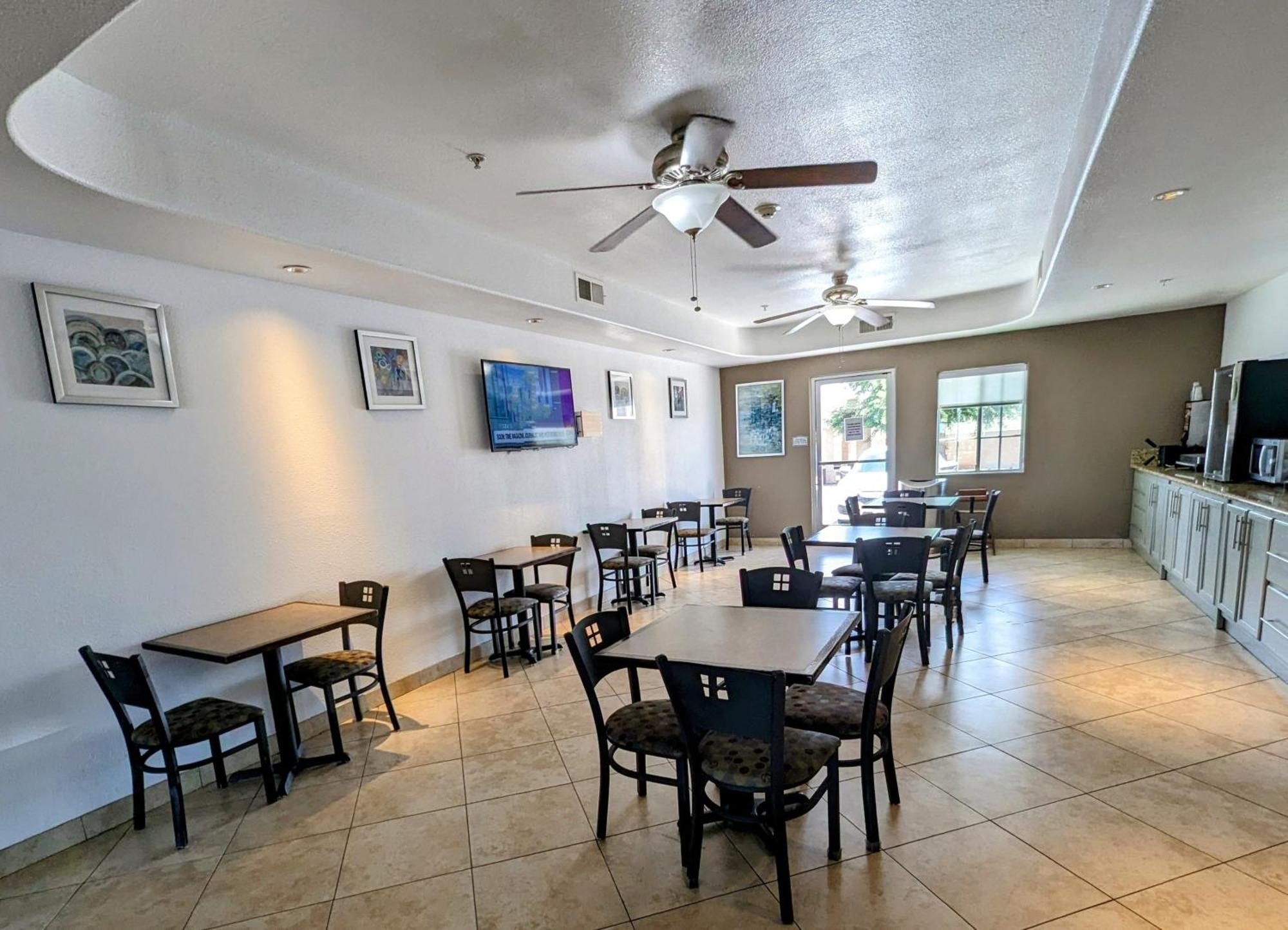 Best Western Plus Main Street Inn Brawley Bagian luar foto