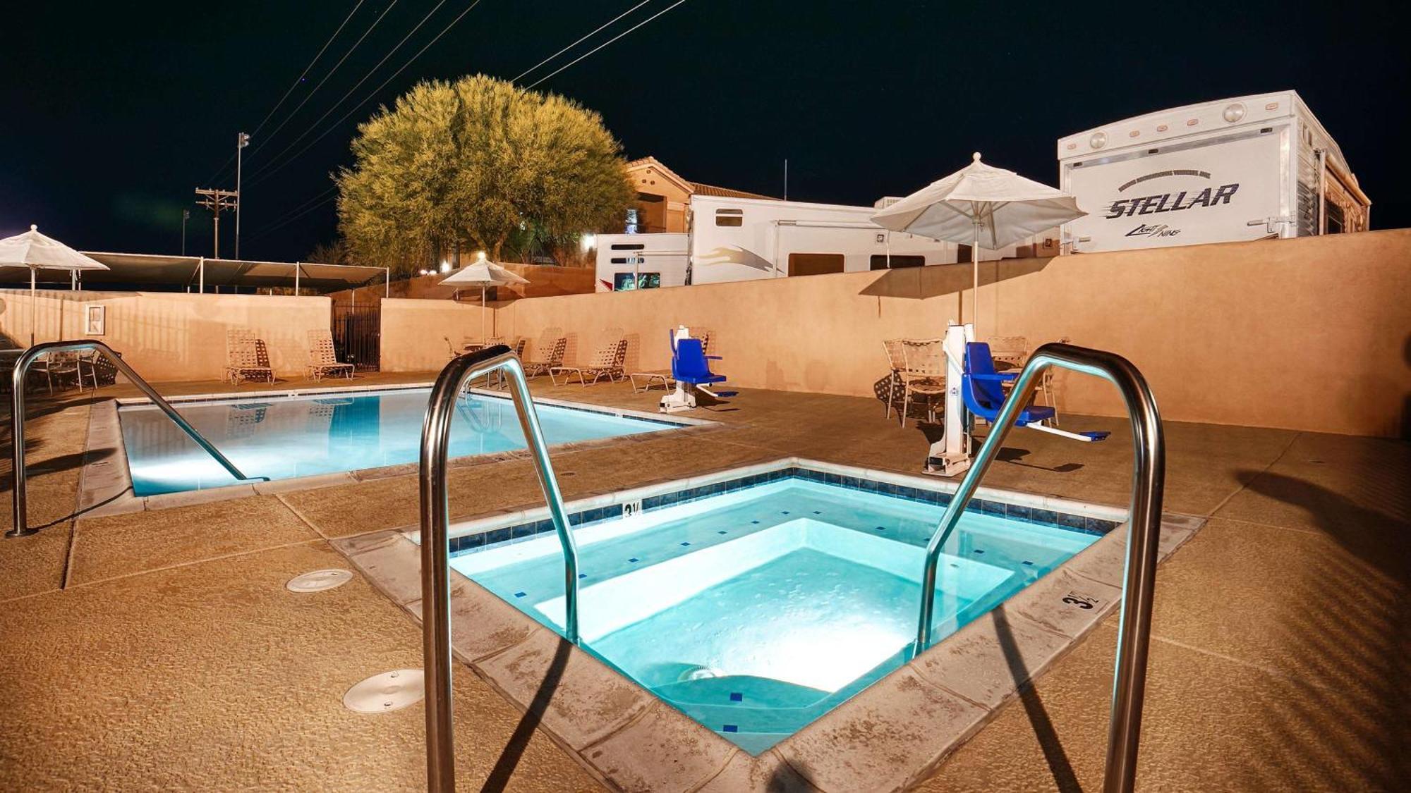 Best Western Plus Main Street Inn Brawley Bagian luar foto