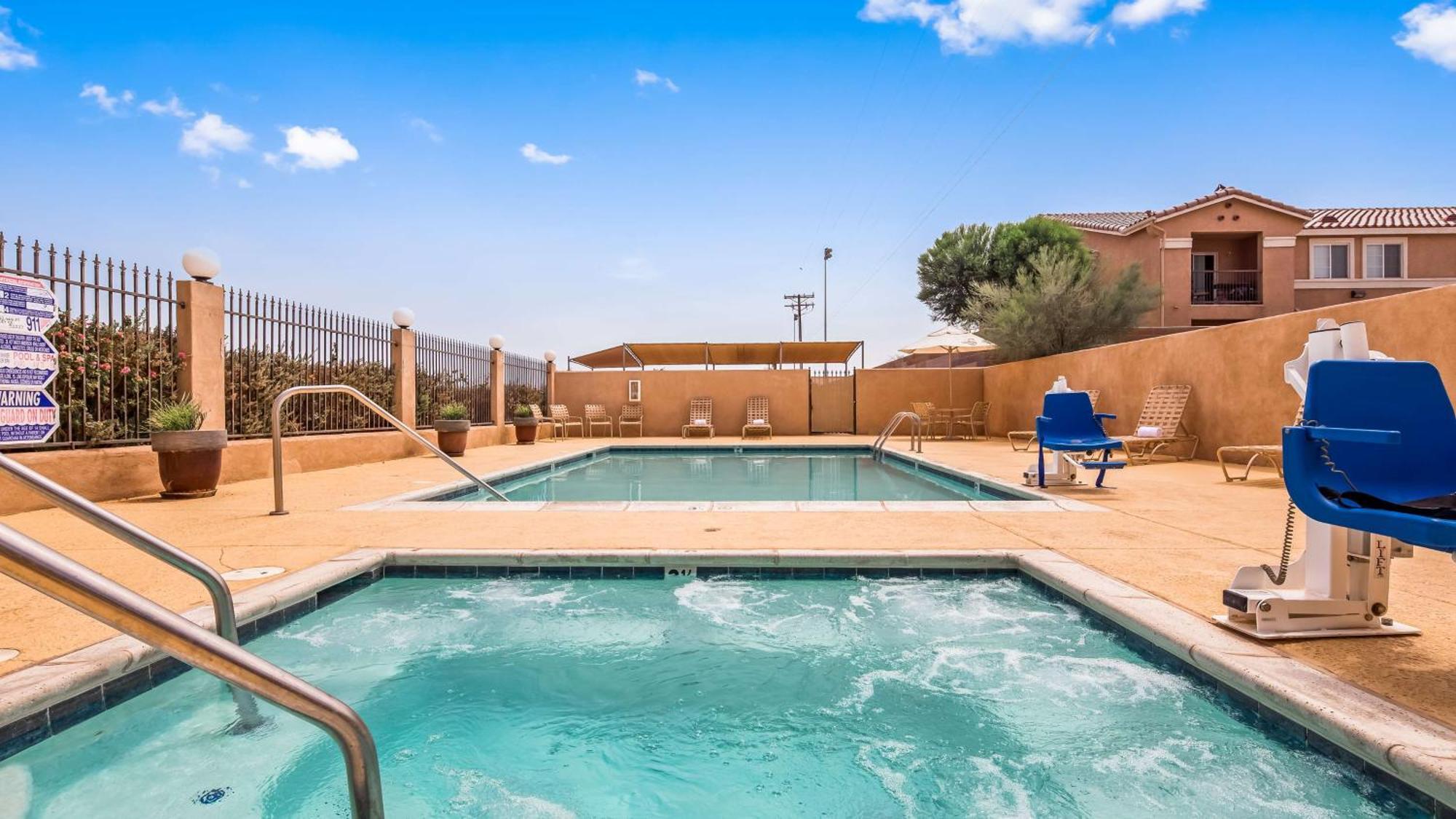 Best Western Plus Main Street Inn Brawley Bagian luar foto