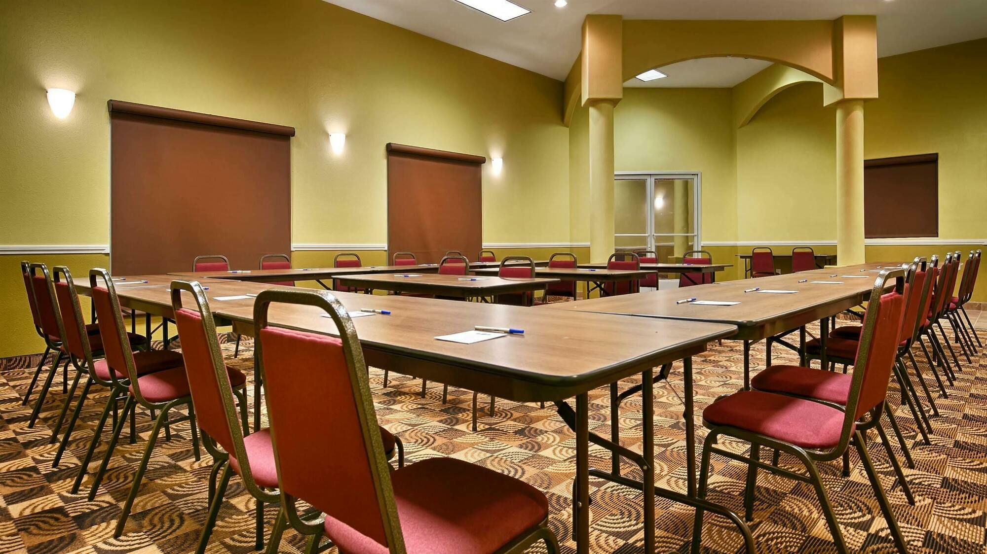 Best Western Plus Main Street Inn Brawley Bagian luar foto